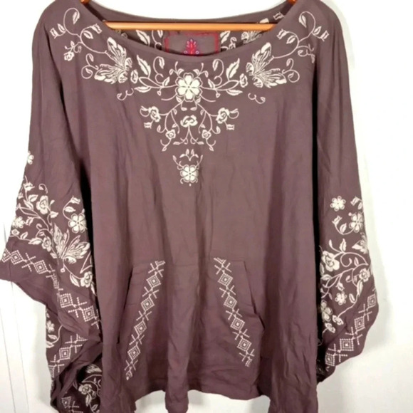 Jonny was Jm Los Angeles xs/s embroidered batwin poncho Tunic - Picture 3 of 7